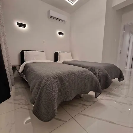 דירה 3 Modern Close To The Beach!